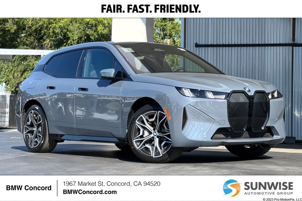 2026 BMW iX xDrive45's photo