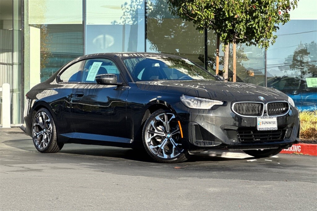 2025 Bmw 230i 2-Series photo 2