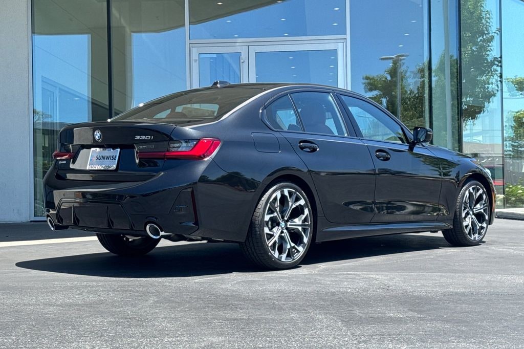 New 2026 BMW 330i Sedan