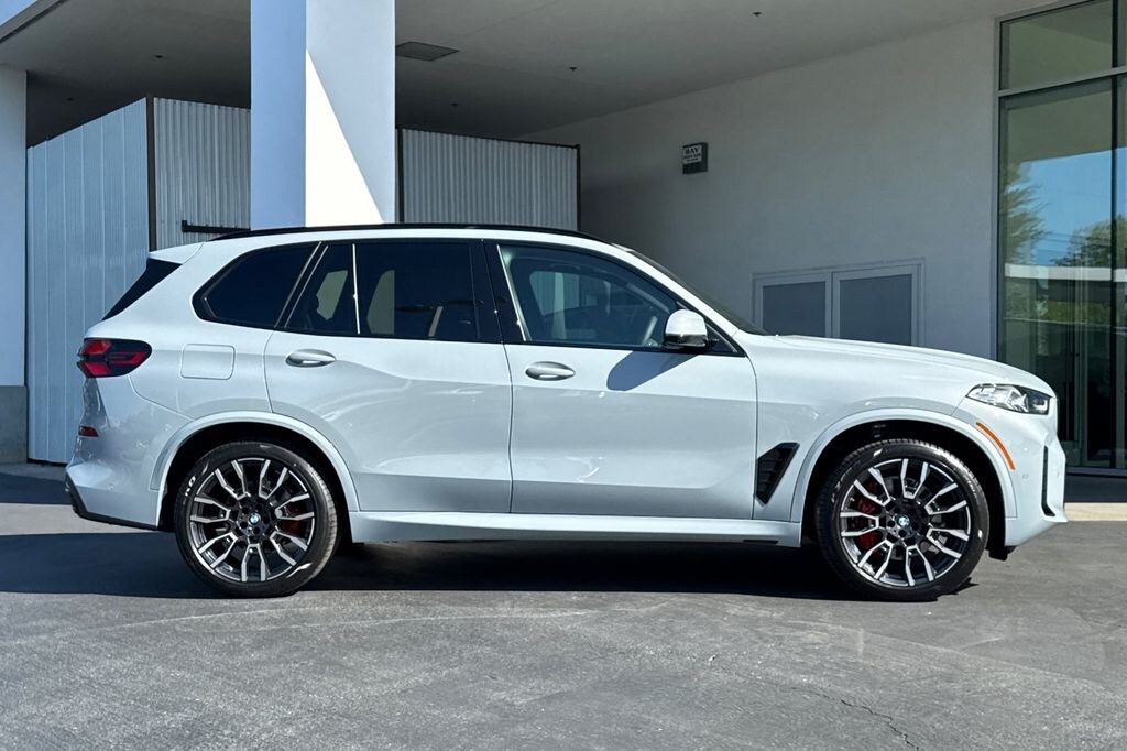 New 2026 BMW X5 xDrive40i SUV
