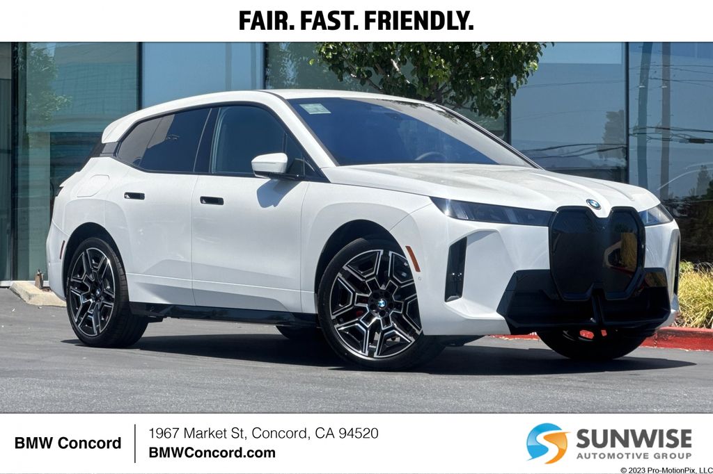 2026 BMW iX xDrive45's photo