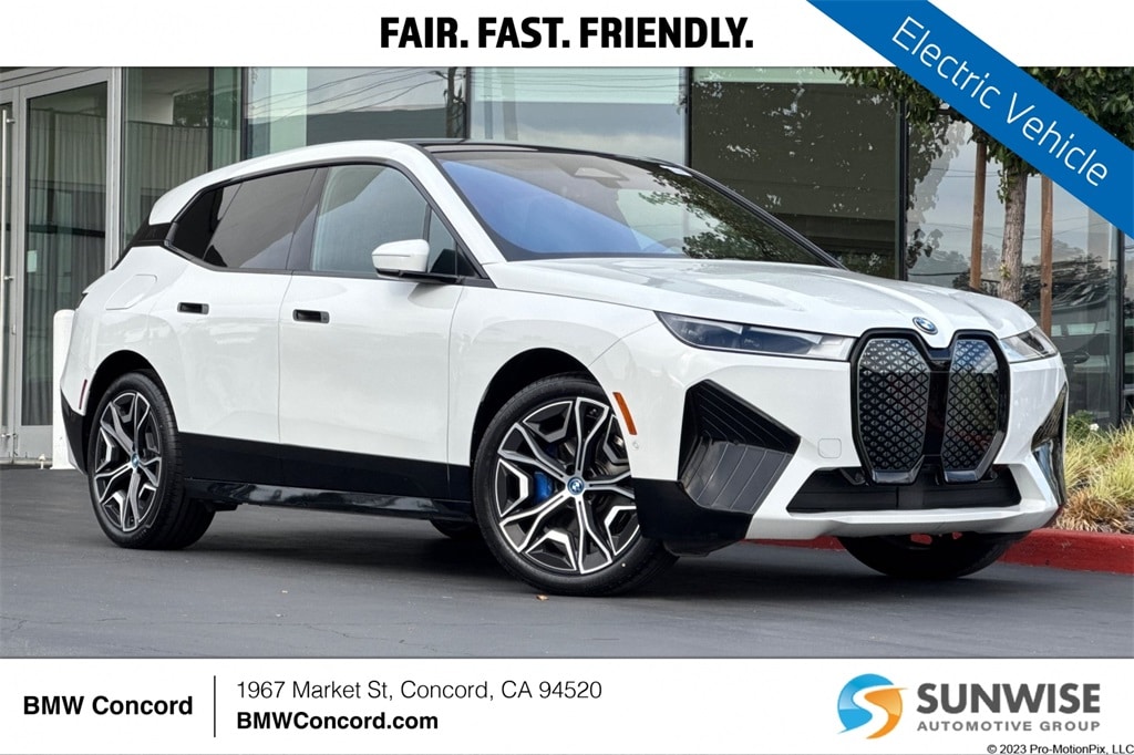 2024 BMW iX Base's photo