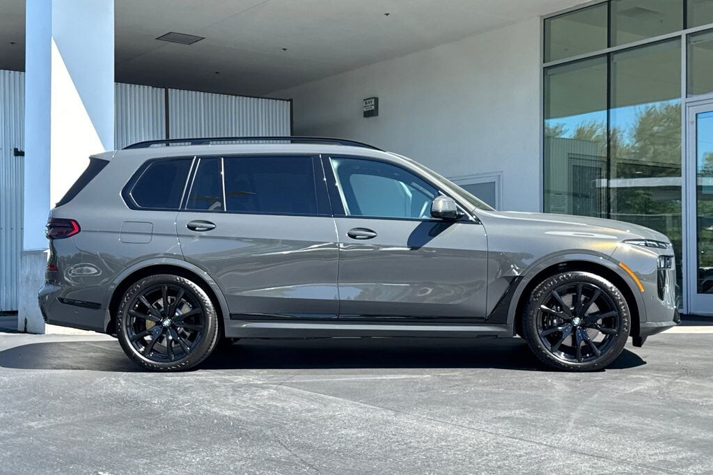 New 2027 BMW X7 xDrive40i SUV