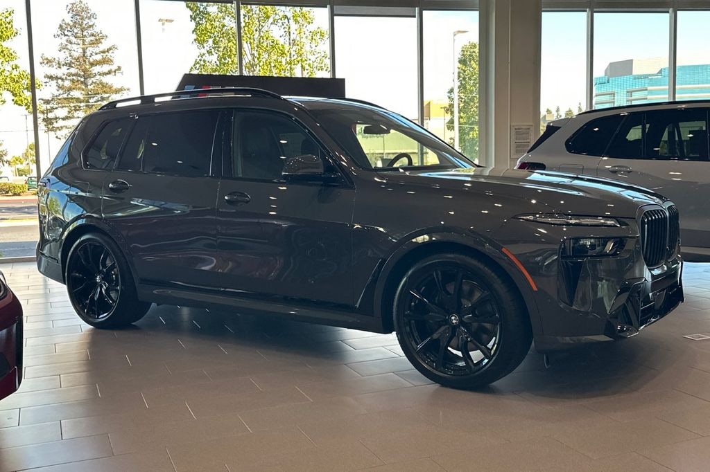 New 2027 BMW X7 xDrive40i SUV