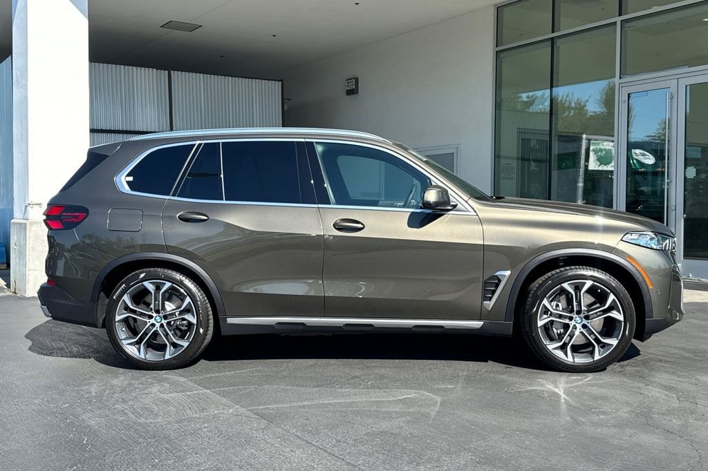 New 2026 BMW X5 PHEV xDrive50e SUV