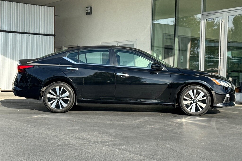 2022 Nissan Altima 2.5 SV photo 3
