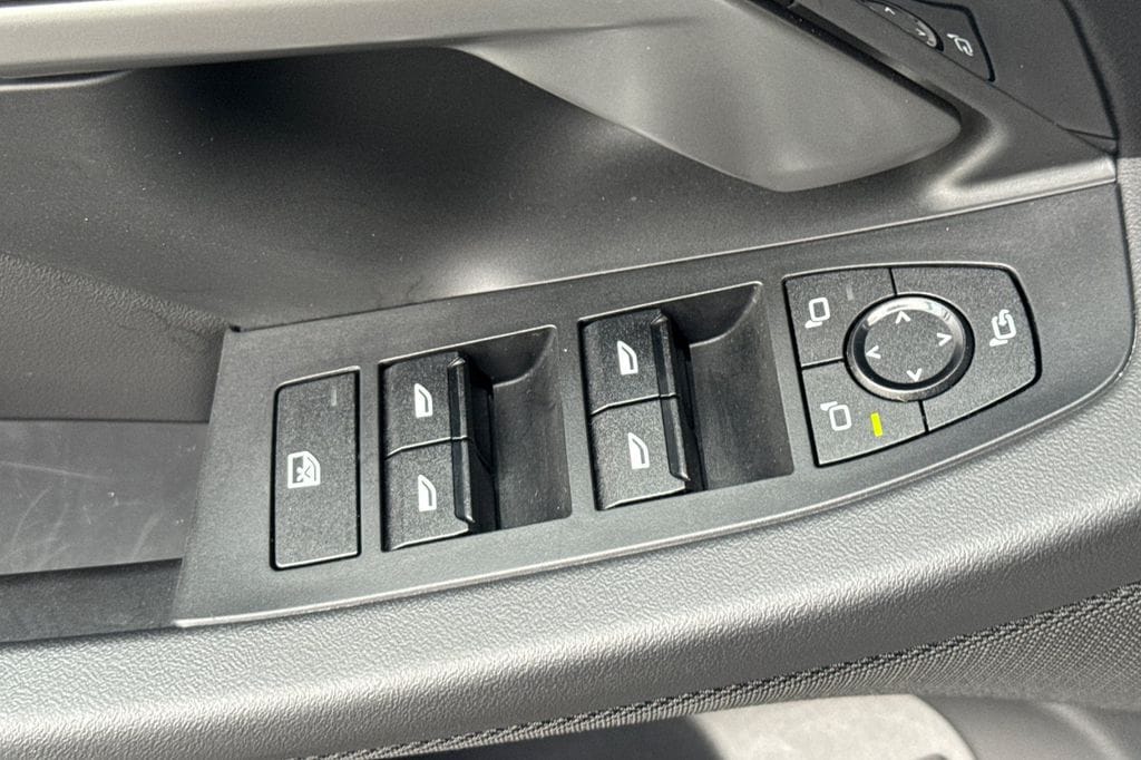 2025 BMW 5 Series 530i - Photo 12