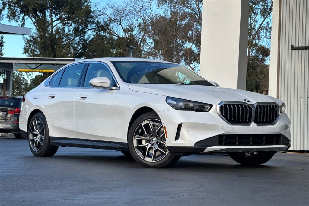 New 2026 BMW 530i xDrive Sedan