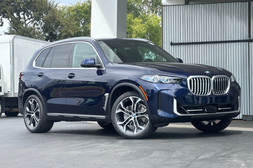 New 2027 BMW X7 xDrive40i SUV
