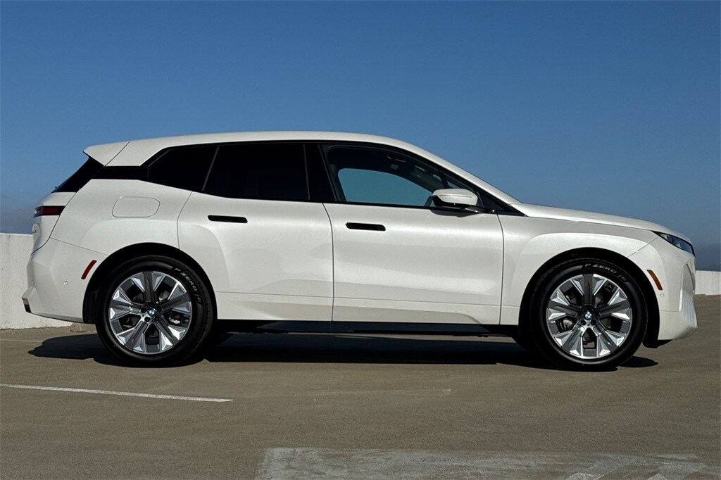 New 2026 BMW iX xDrive60 SUV
