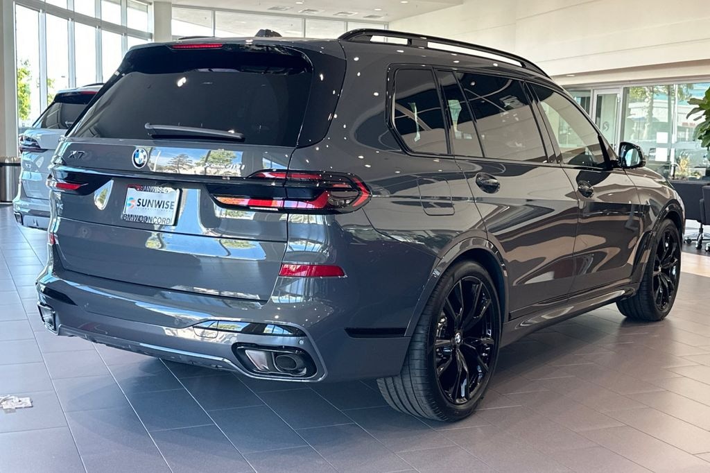 New 2027 BMW X7 xDrive40i SUV