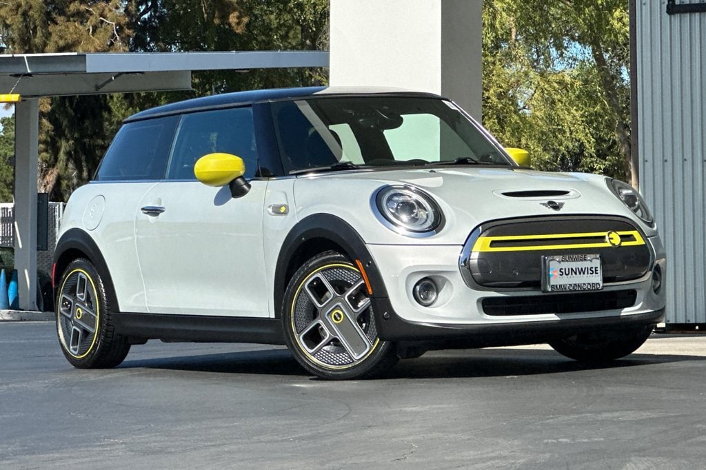 Used 2021 MINI Hardtop 2 Door SE with VIN WMWXP3C08M2P50714 for sale in Concord, CA