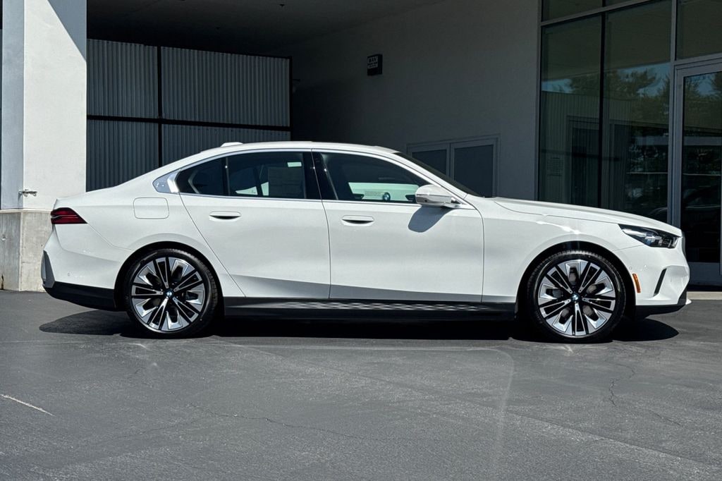 New 2026 BMW i5 xDrive40 Sedan