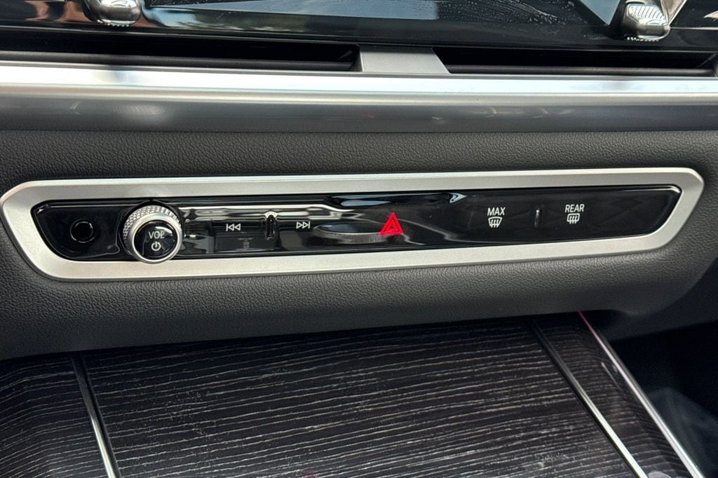 2026 BMW X5 M60i - Photo 19