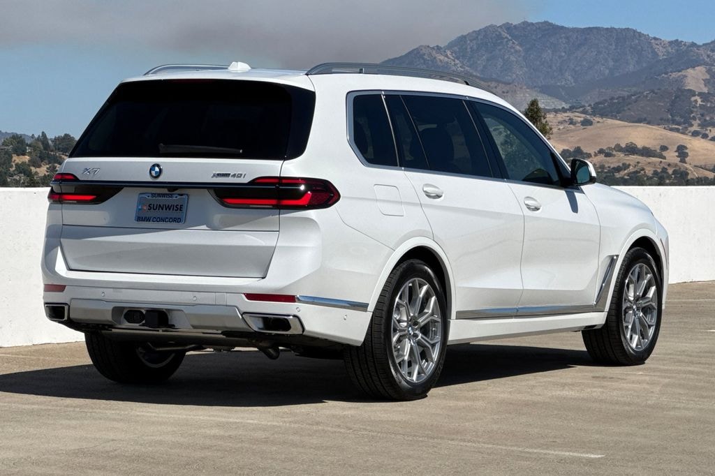 New 2027 BMW X7 xDrive40i SUV