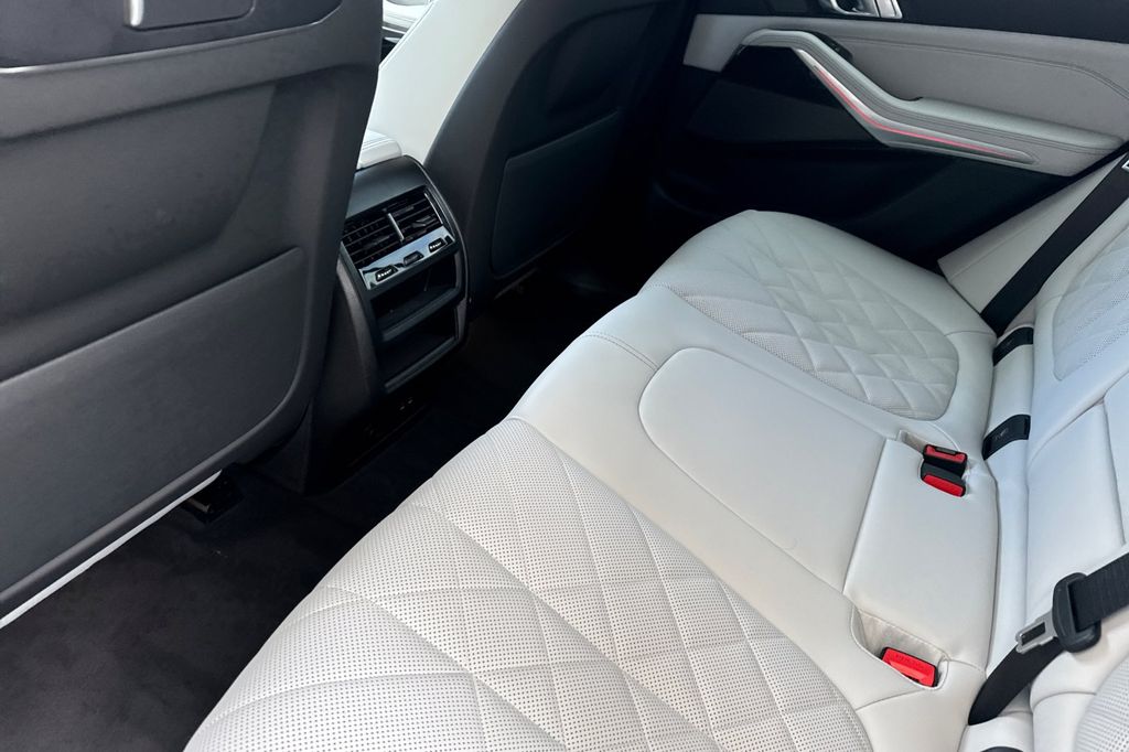 2026 BMW X5 40i - Photo 10