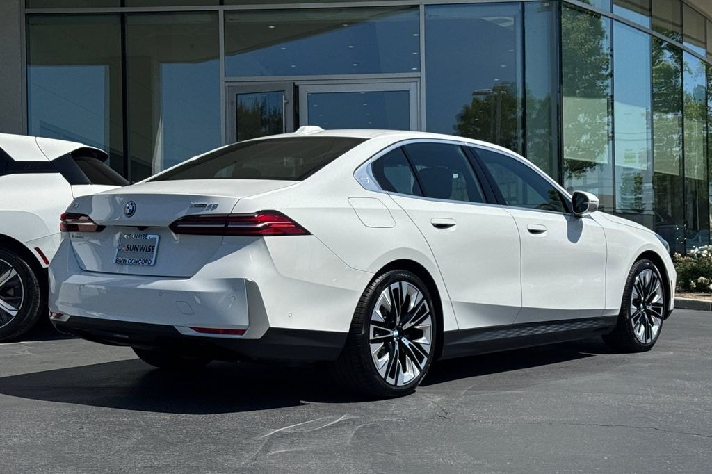 New 2026 BMW i5 xDrive40 Sedan
