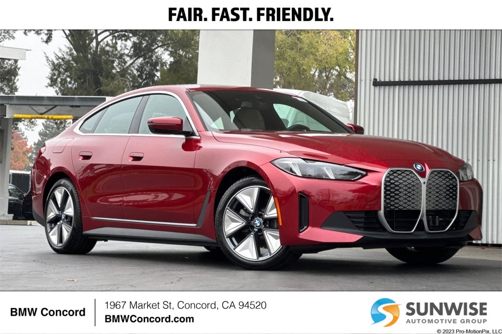 2025 BMW i4 40's photo