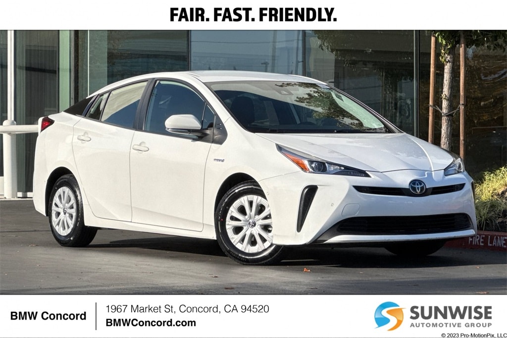 2022 Toyota Prius LE