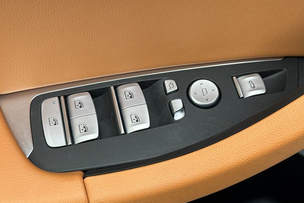 2025 BMW X4 30i - Photo 12
