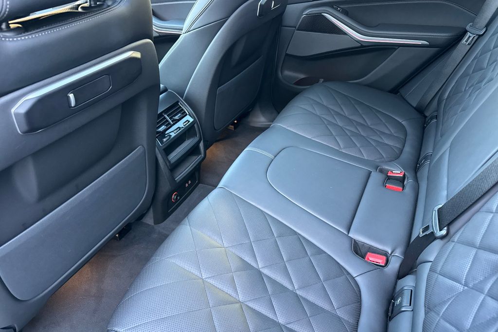 2025 BMW X5 40i - Photo 13