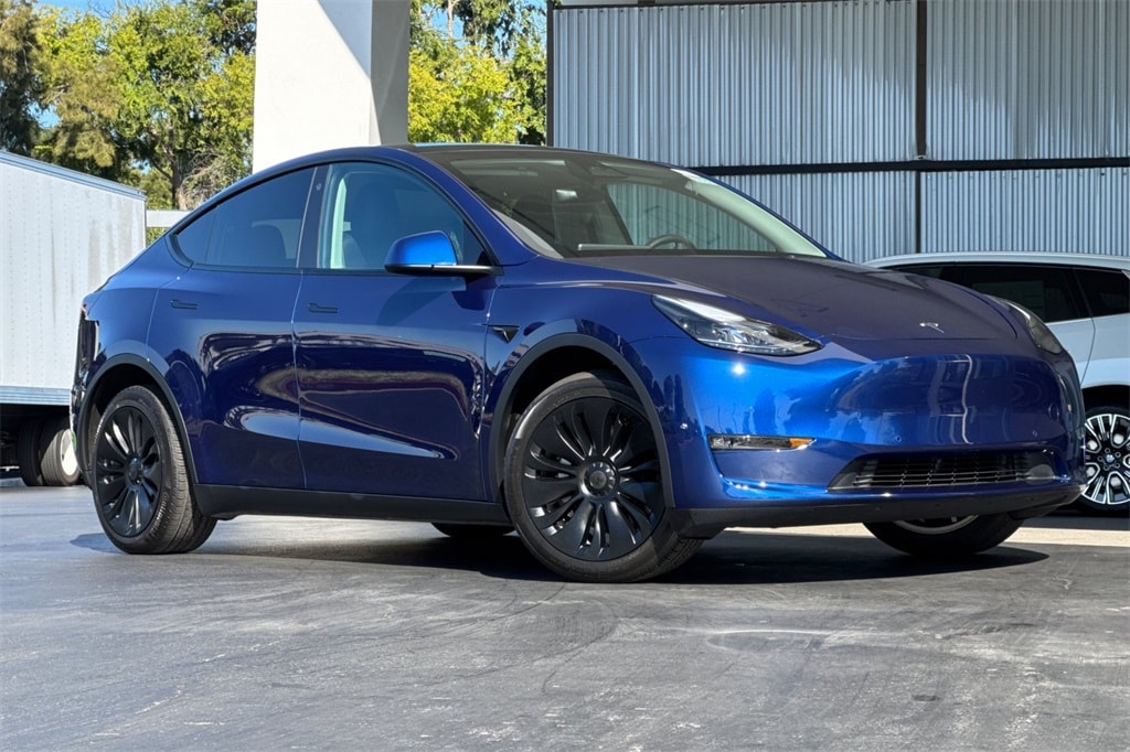 Used 2022 Tesla Model Y Long Range with VIN 7SAYGDEE7NF555579 for sale in Concord, CA