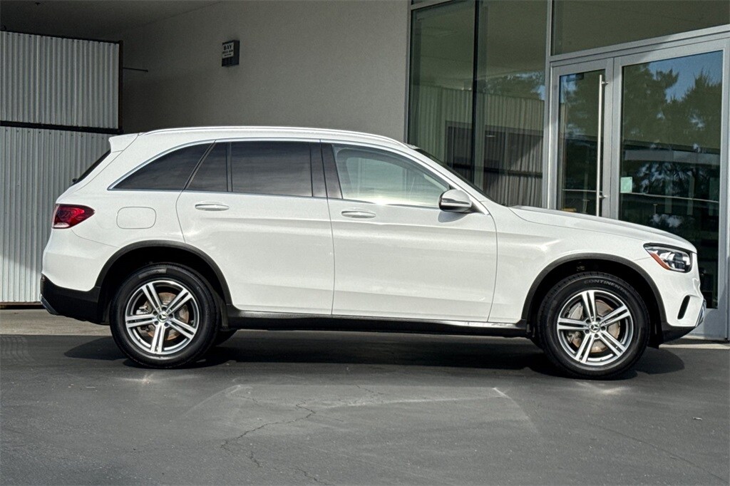 2020 Mercedes Benz GLC 300 photo 3