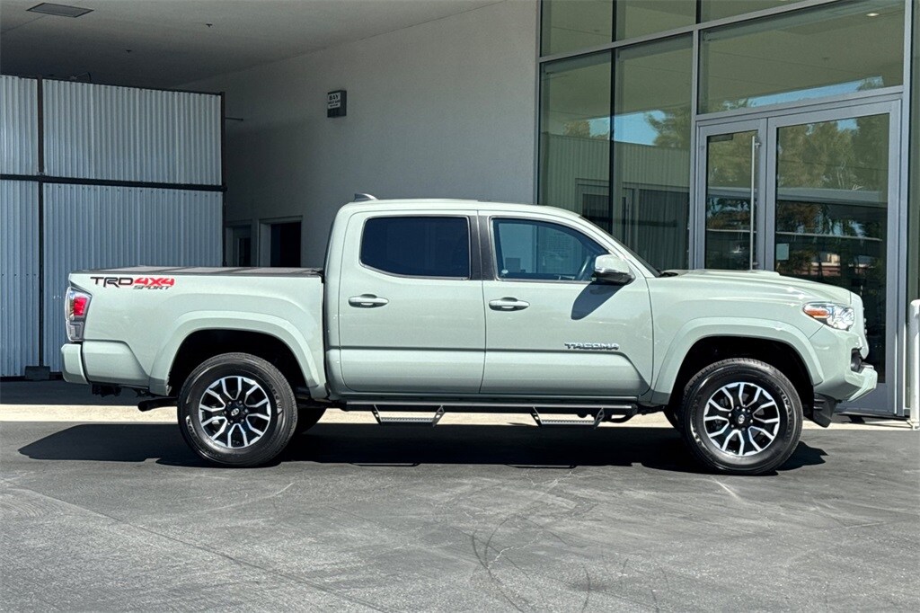2022 Toyota Tacoma TRD Sport V6 photo 3