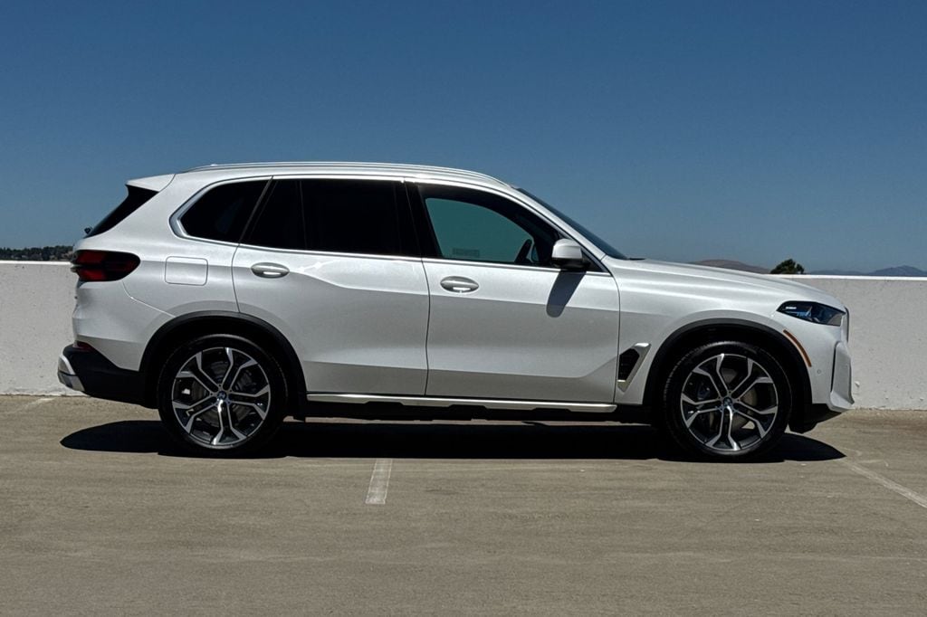 New 2026 BMW X5 PHEV xDrive50e SUV