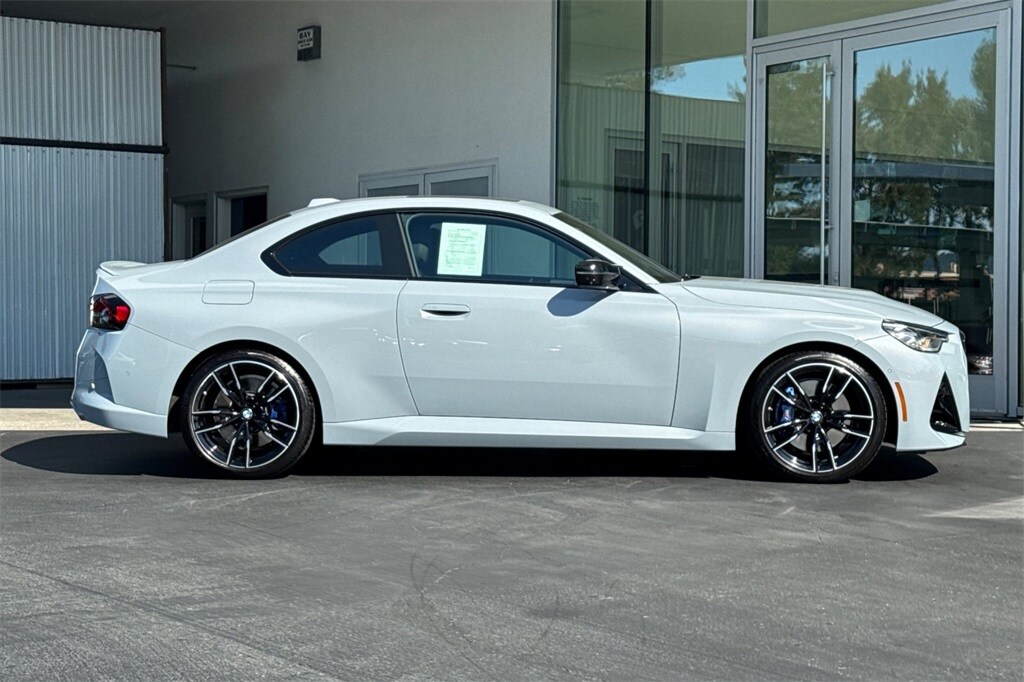 2025 Bmw M240i photo 2