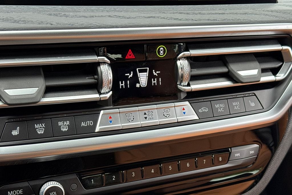 2025 BMW X4 30i - Photo 24