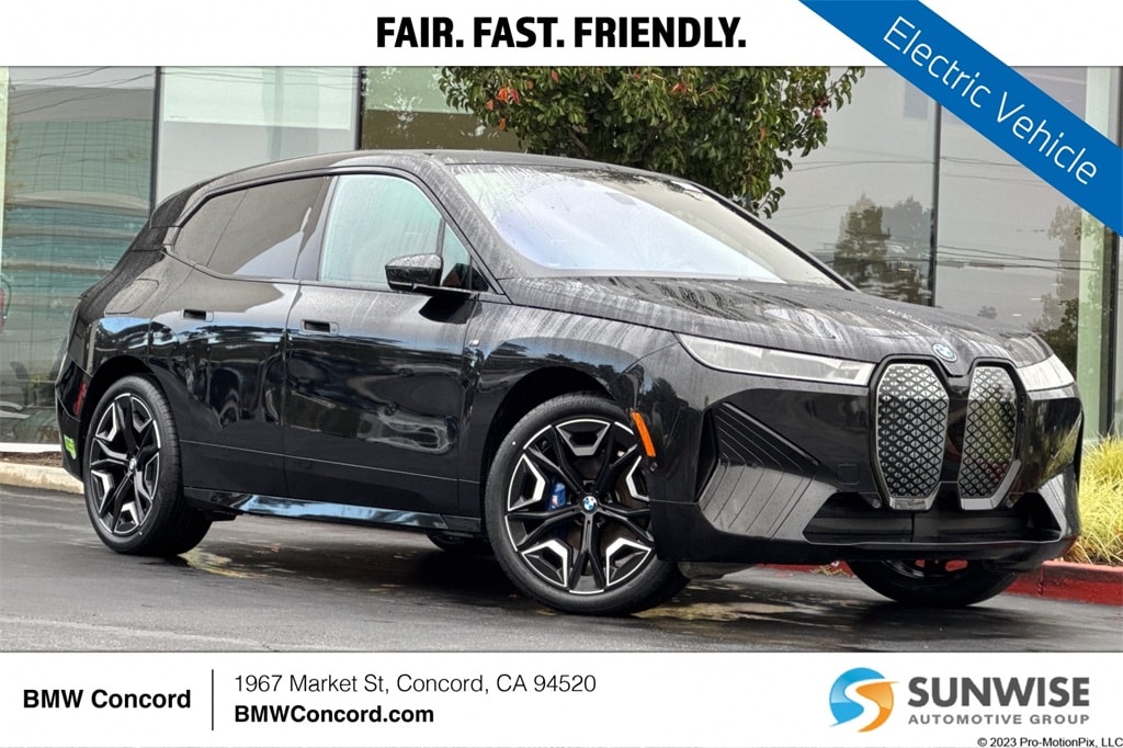 2023 BMW iX Base's photo