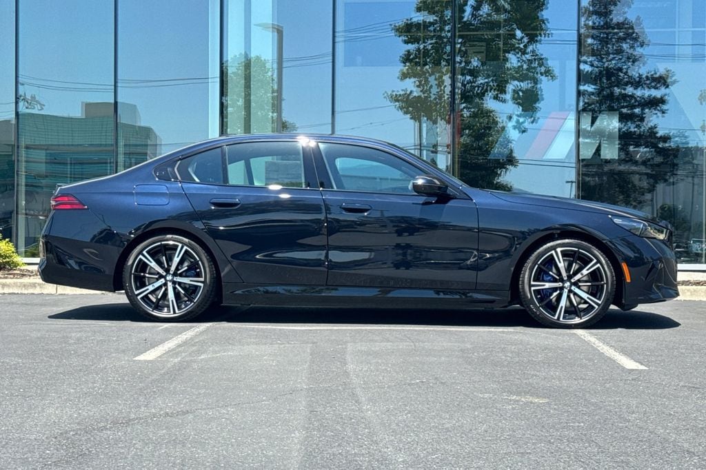 New 2027 BMW 550e xDrive Sedan