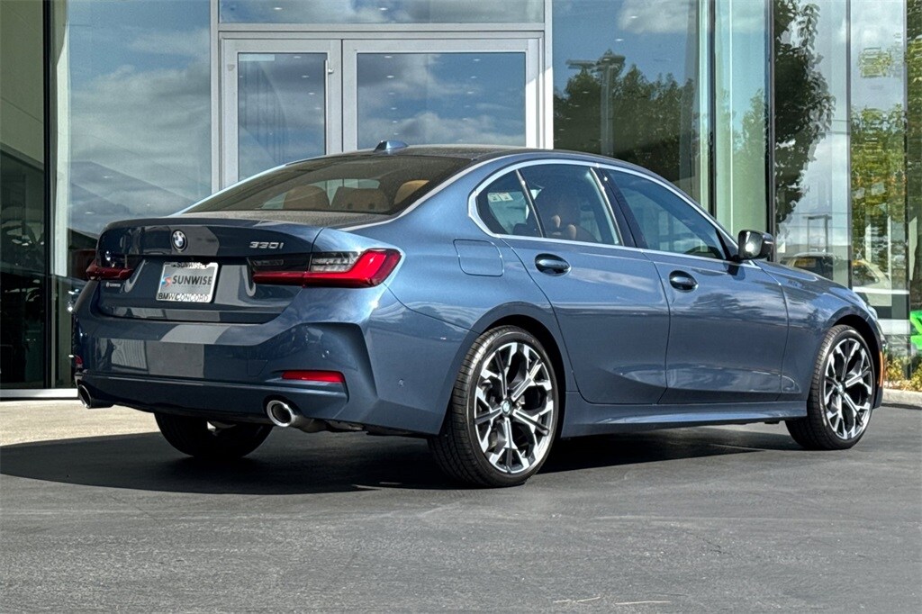 2025 Bmw 330i photo 3