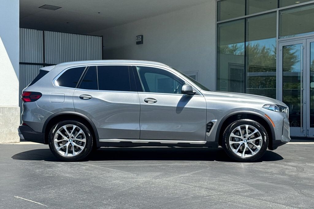 New 2026 BMW X5 xDrive40i SUV