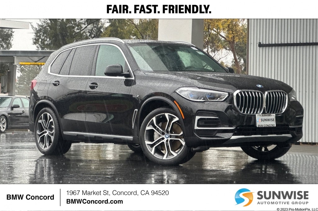 2023 BMW X5 45e's photo