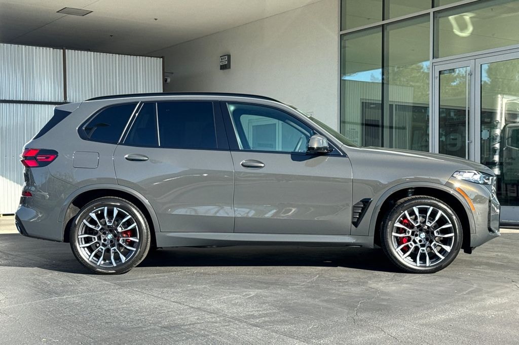 New 2026 BMW X5 xDrive40i SUV