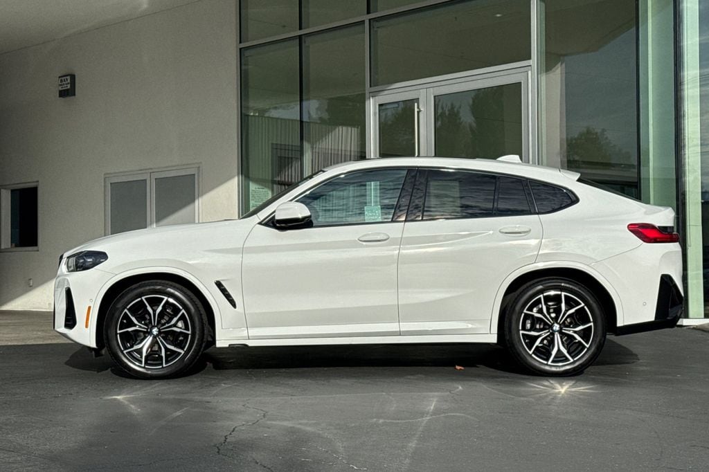 2025 BMW X4 30i - Photo 7