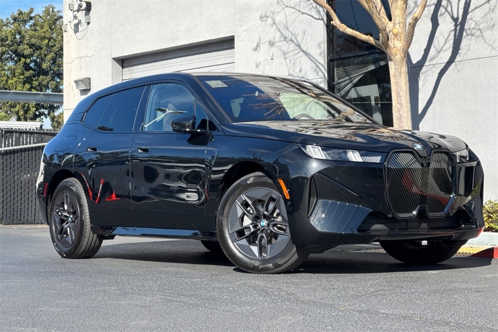 New 2026 BMW iX xDrive60 SUV