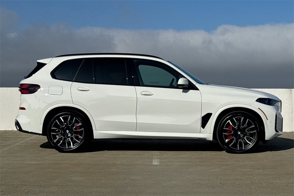 New 2026 BMW X5 PHEV xDrive50e SUV