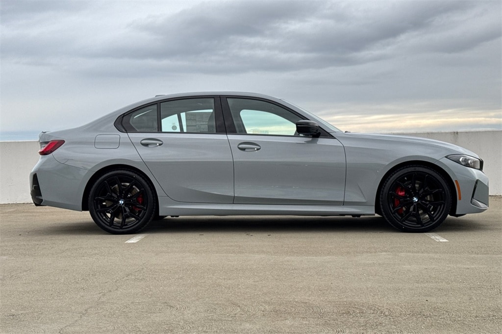 New 2026 BMW 330i Sedan