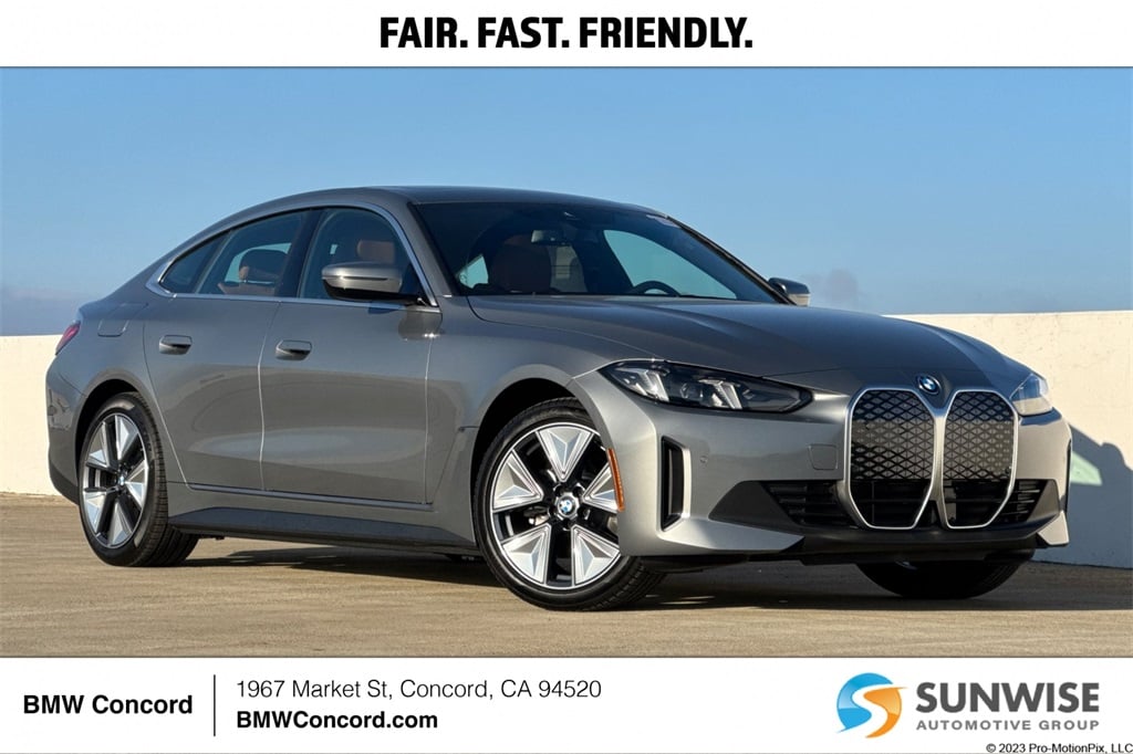 2025 BMW i4 40's photo