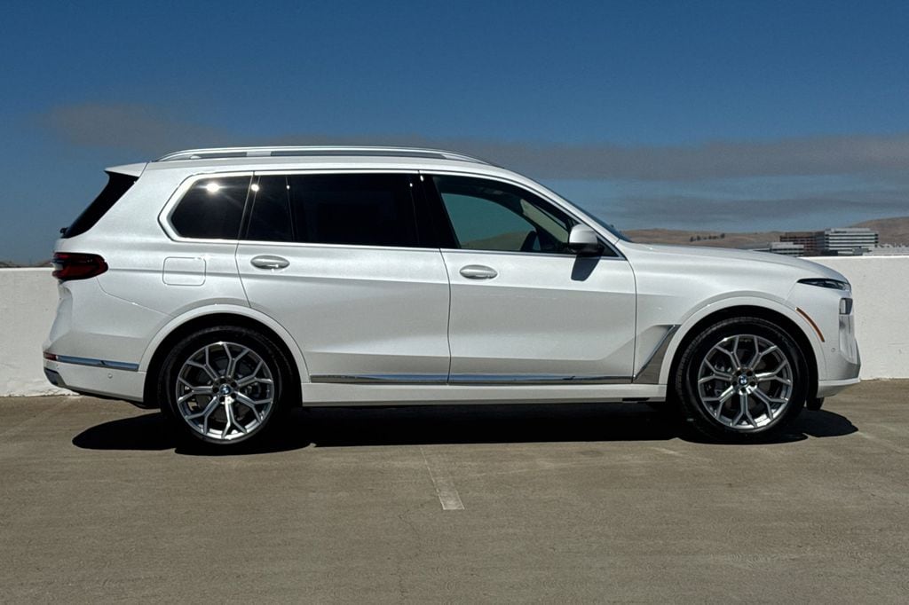 New 2027 BMW X7 xDrive40i SUV