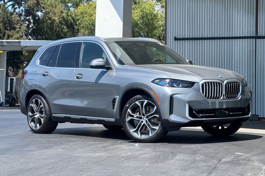 New 2026 BMW X5 PHEV xDrive50e SUV