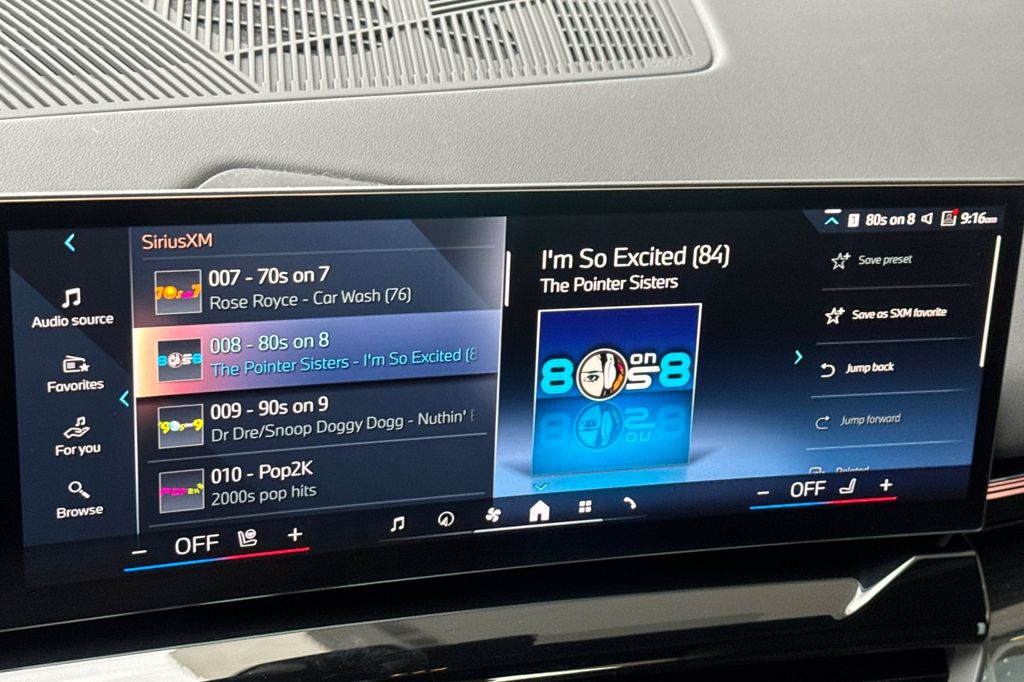 2025 BMW 5 Series 530i - Photo 21