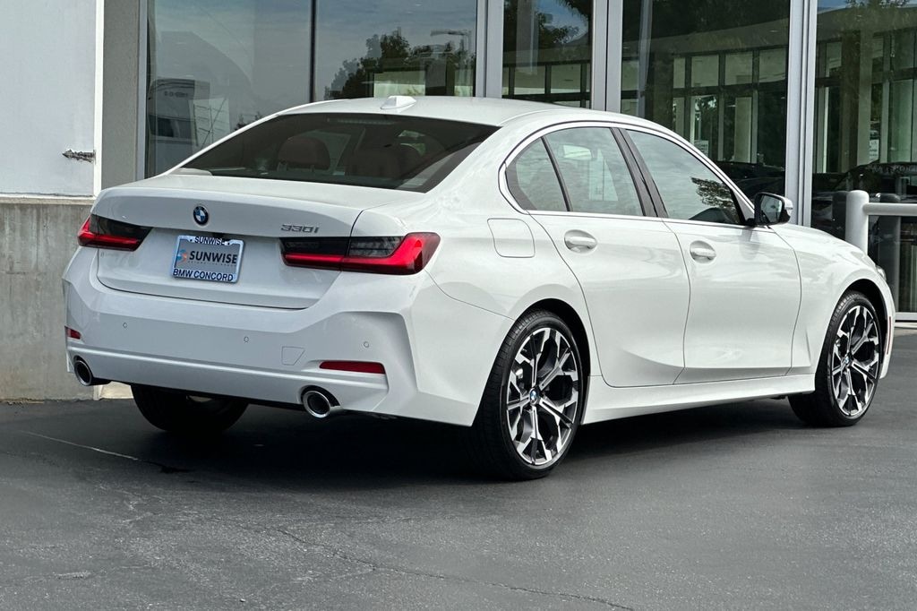 New 2026 BMW 330i Sedan