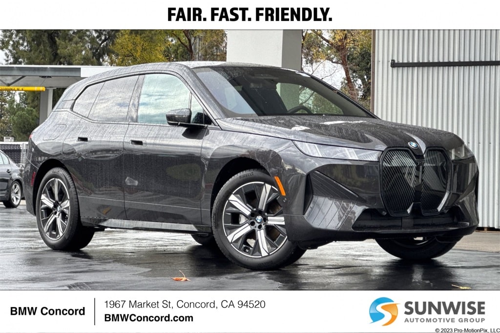 2026 BMW iX 45's photo