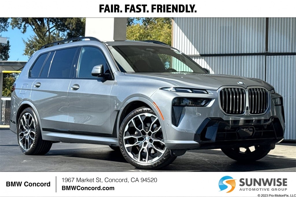 2023 BMW X7 40i's photo