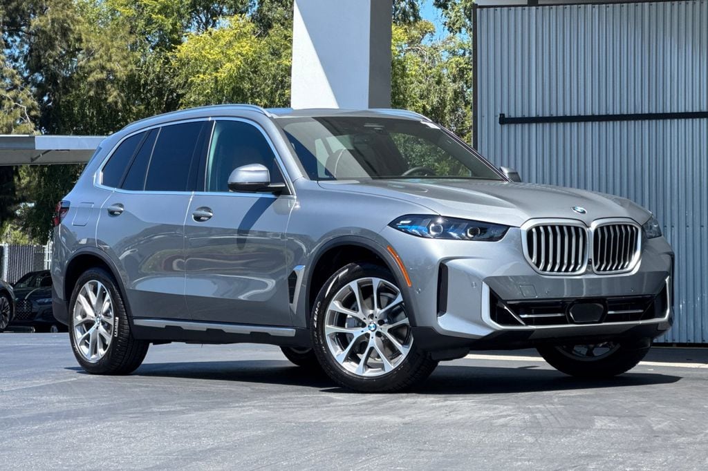New 2026 BMW X5 xDrive40i SUV