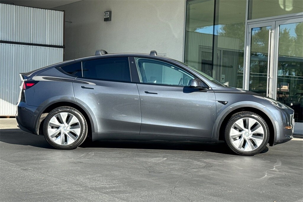 2021 Tesla Model Y Long Range photo 3